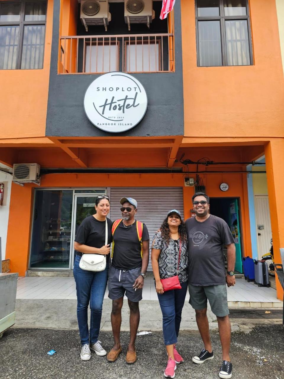 Shoplot Hostel Pangkor Kampong Pasir Bogak Exterior photo