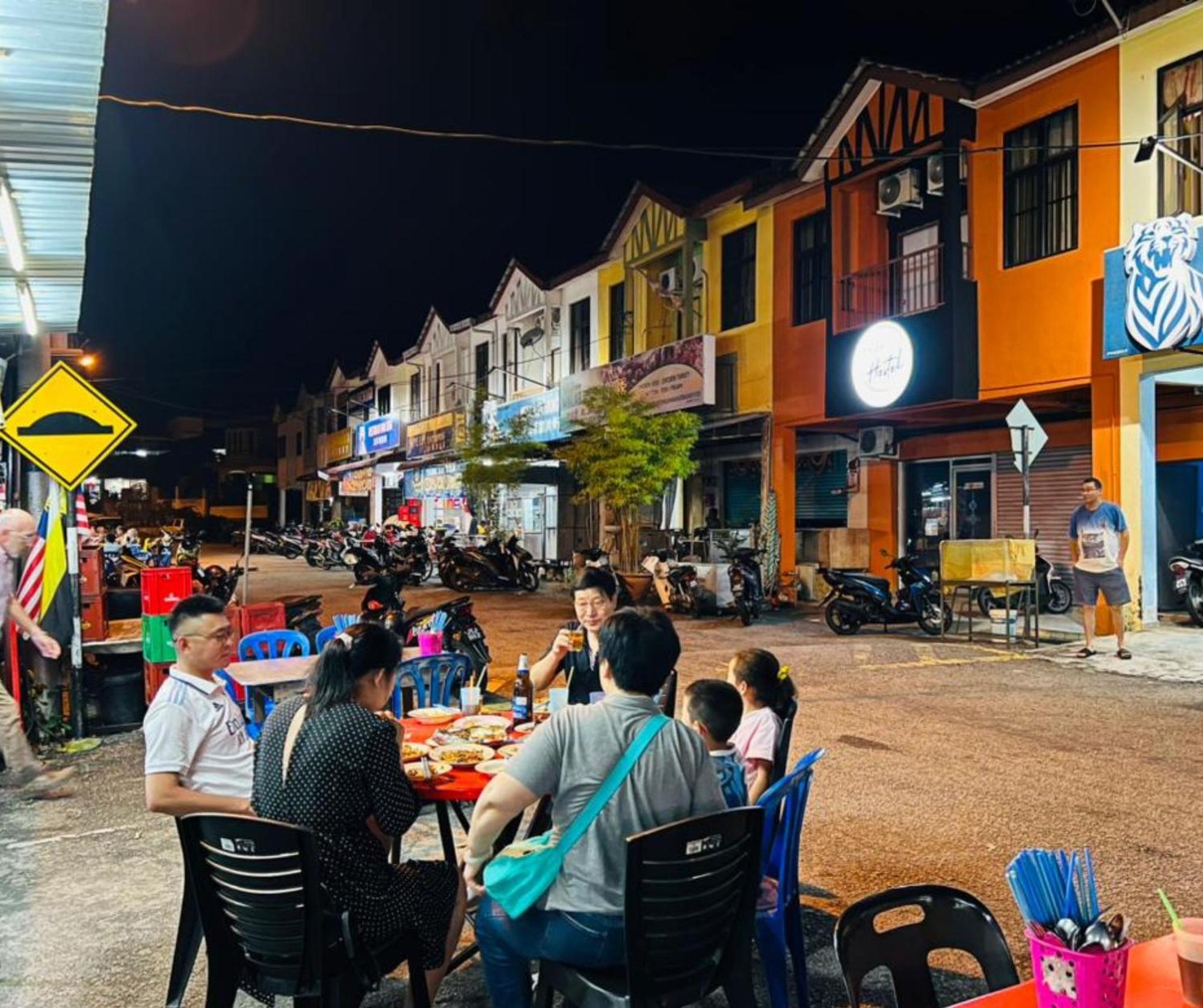 Shoplot Hostel Pangkor Kampong Pasir Bogak Exterior photo